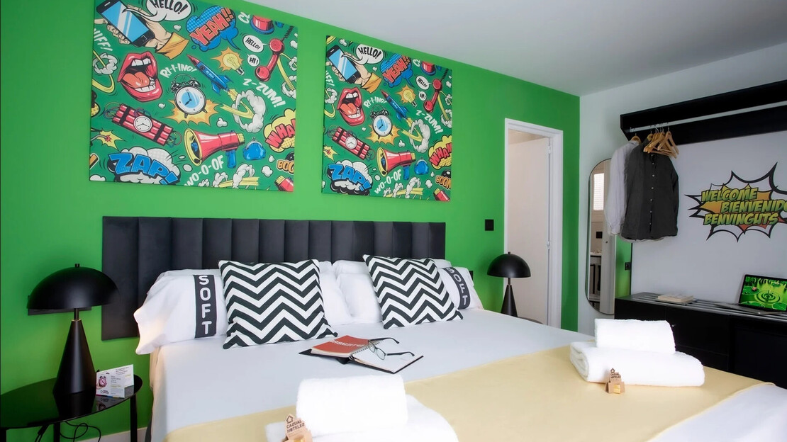 Hotel Casual Pop Art